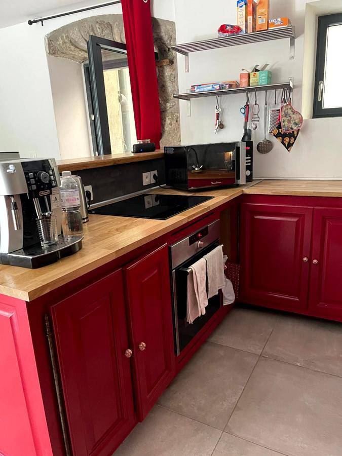 Location de vacances pour 8 personnes, avec Terrasse ainsi que Jardin et Vue à Burzet - 2