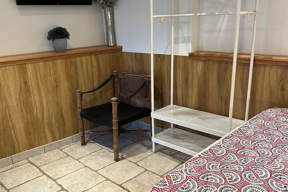 Hel leilighet, Pretty studio med ro på høydene i Cannes, 10 minutter fra Croisette. in Cannes La Bocca, Cannes