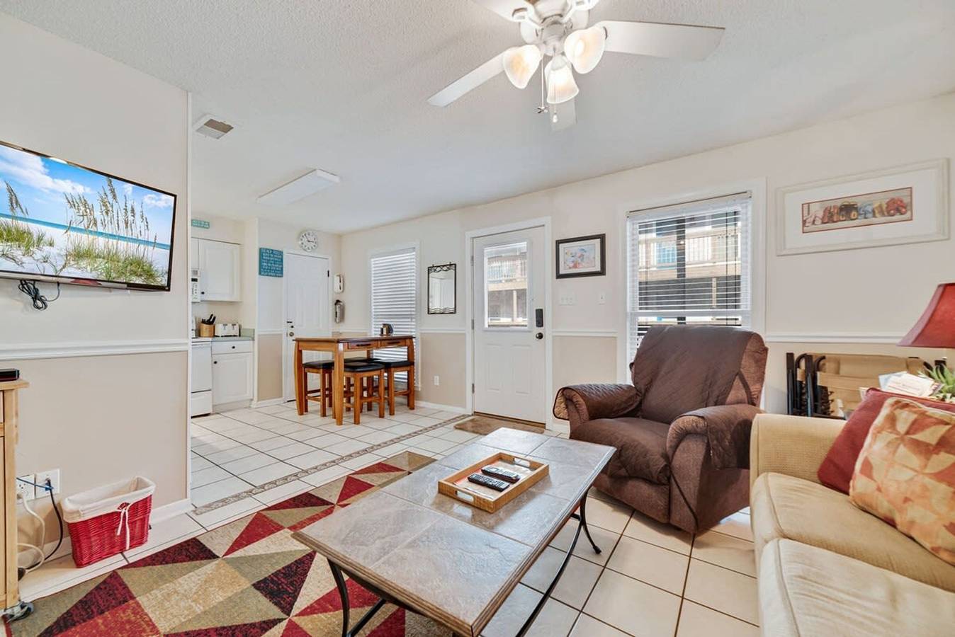 Entire apartment, The Beach Front 601- Affordable Beachfront 2 bedrooms 1 5 baths sleeps 6 in Gulf Shores, Mobile Bay