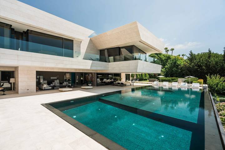 Villa for 16 people, with sauna and garden in Costa del Sol East