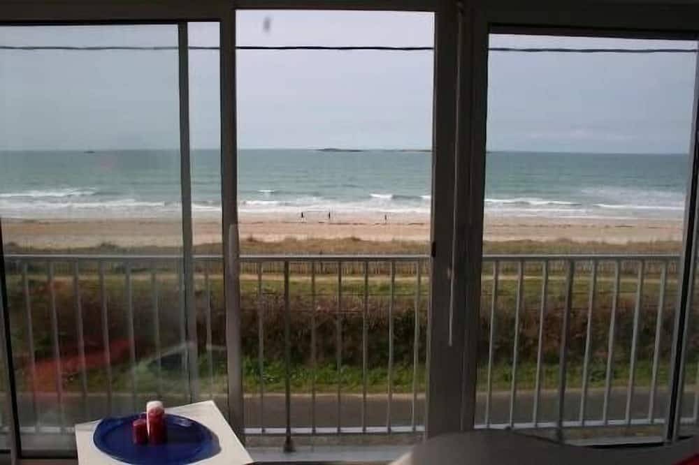 Appartement entier, Appartement vue mer avec accès direct à la plage, parking privatif, 4 personnes in Penthièvre, Saint-Pierre-Quiberon