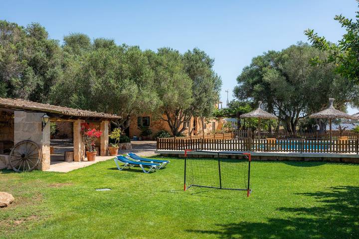 Agroturismo 'Ponent' mit Bergblick, Gemeinschaftspool und Wlan in Llucmajor, Mallorca Süden