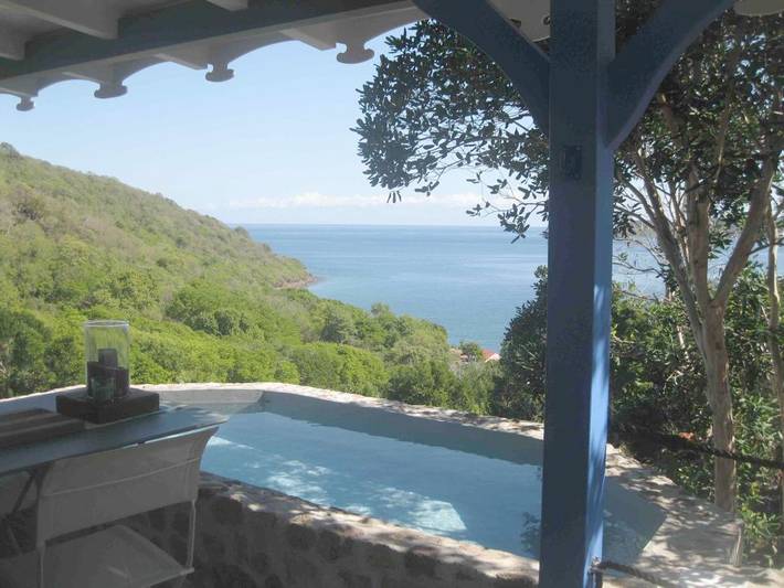 Location de vacances pour 2 personnes, avec vue ainsi que jardin et piscine à Terre-de-Bas - 4