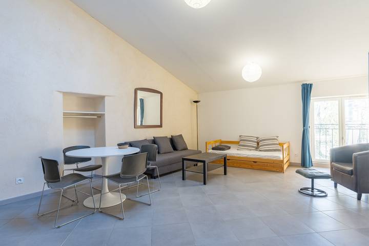 Appartamento intero, Ampio appartamento di 50 m² - 2 locali con mezzanino n3 in Charleval, Aix-en-Provence e dintorni