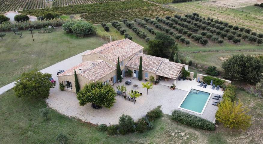 Chambre d’hôte pour 2 personnes, avec Terrasse et Jardin ainsi que Piscine et Vue