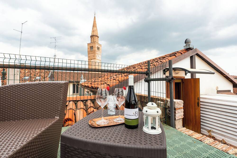 Ganze Wohnung, (Rooftop) Campanile View, Central & Elegant in Portenau, Pordenone Provinz