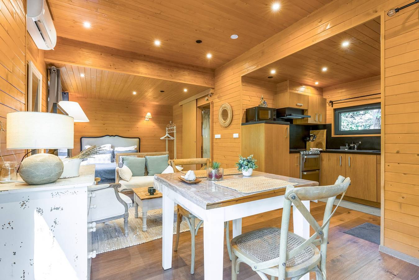Casa vacanze 'Lodge Campagne Chic 3 - Mas De Rey' con terrazza privata, Wi-Fi e aria condizionata in Arpaillargues-et-Aureillac, Nimes e dintorni