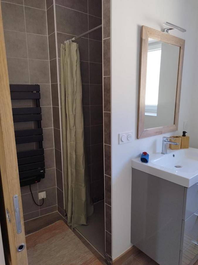 Gîte pour 2 personnes, avec balcon, animaux acceptés à Saint-Jean-de-Chevelu - 3