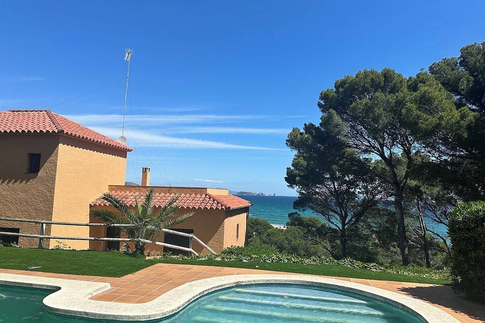 Herrlichen Blick aufs Meer, 100 m. vom Strand, Pool, Grill, Wi-Fi-Internetverbindung in Begur, Costa Brava