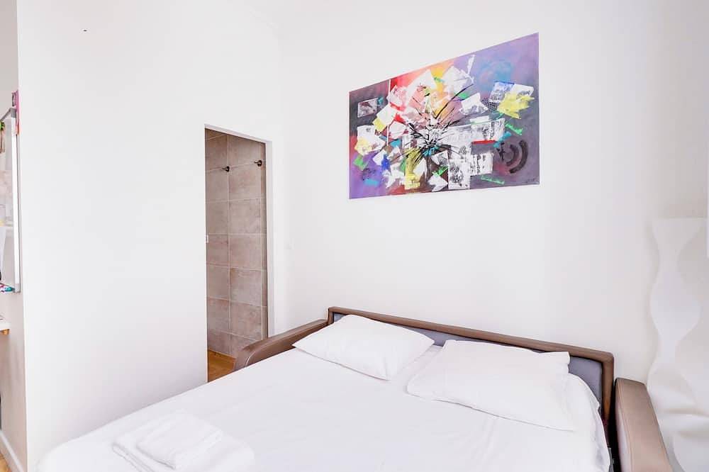 Maison familiale climatisée avec piscine – Bordeaux Caudéran, à 10 min du centre in Caudéran (Bordeaux), Bordeaux