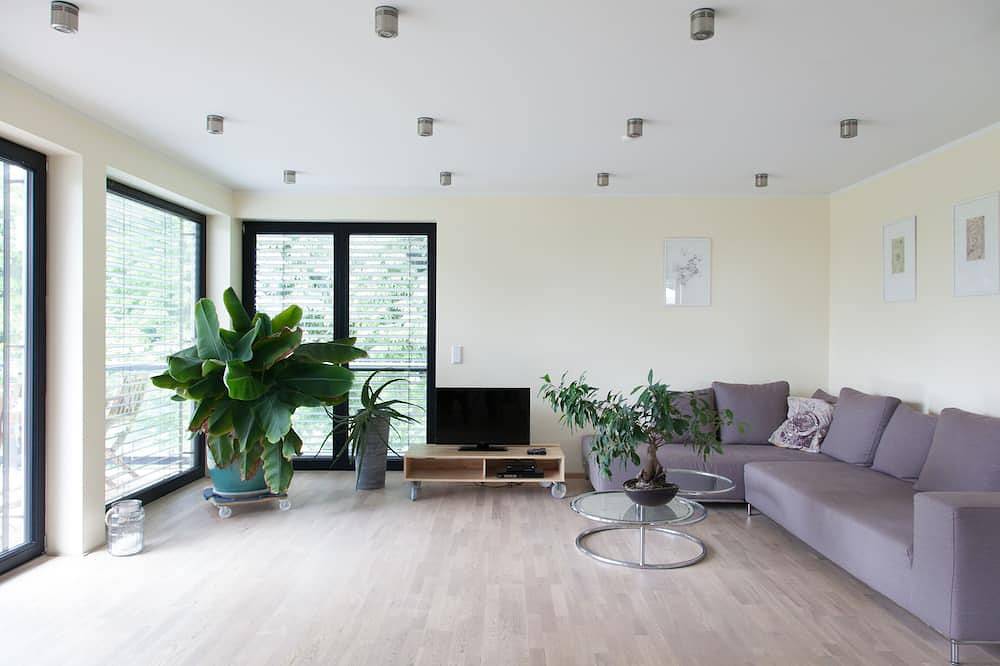 Ganze Wohnung, Hochwertige Küche mit Gasherd, große Terrasse, Weber Gasgrill, Boxspringbetten in Utting, Ammersee