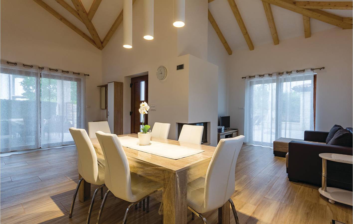 Modernes Apartment mit Pool und Terrasse in der Nähe des Stadtzentrums von Sisan in Sisan, Südküste Istrien