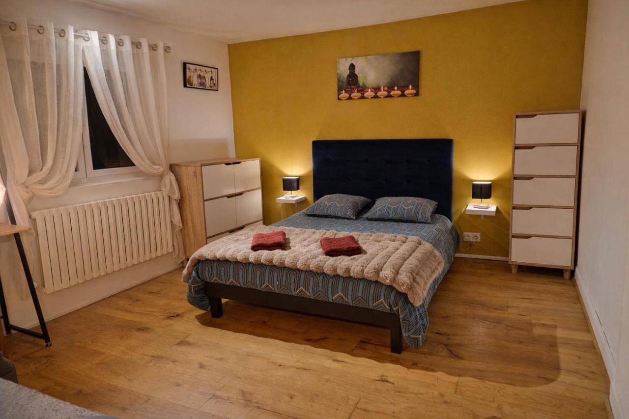 One-Bedroom House in Noyal-Châtillon-sur-Seiche, Région de Rennes