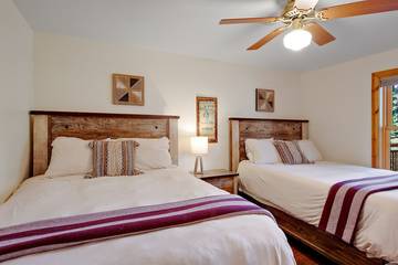 Log Cabin for 10 Guests in McCall, Valley County, Picture 1
