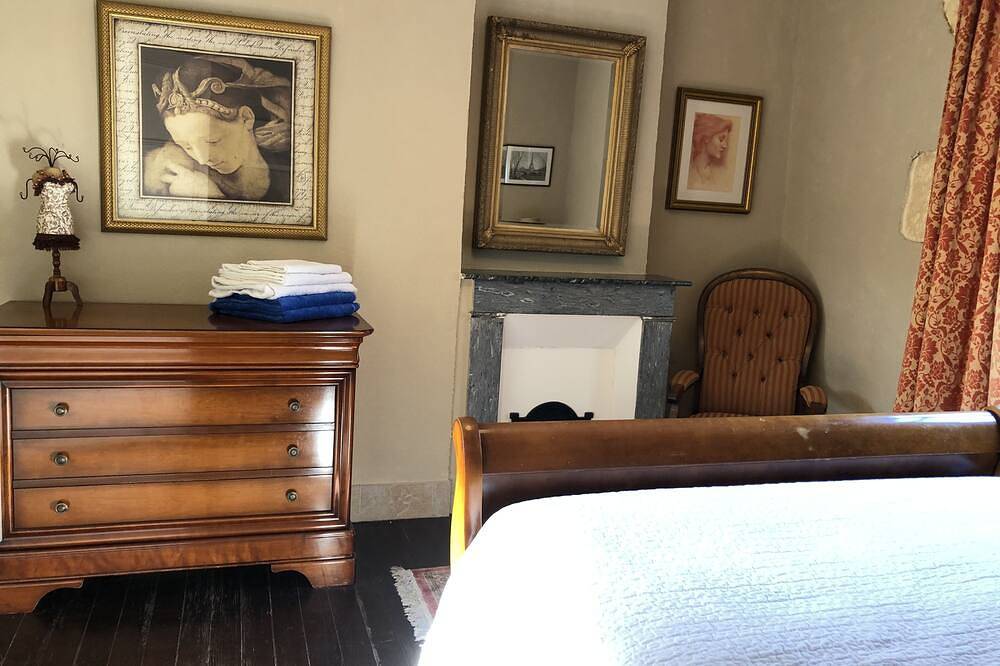 Fabuleux Manoir dans un endroit champêtre, 12 couchages, piscine privée chauffée, Wifi gratuit in Saint-Front-sur-Lémance, Région de Villeneuve-sur-Lot
