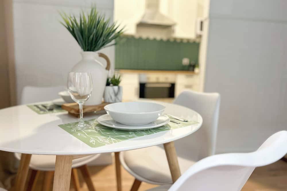 Entire apartment, Plaza Apartment in Valero Chico, Castilleja de la Cuesta