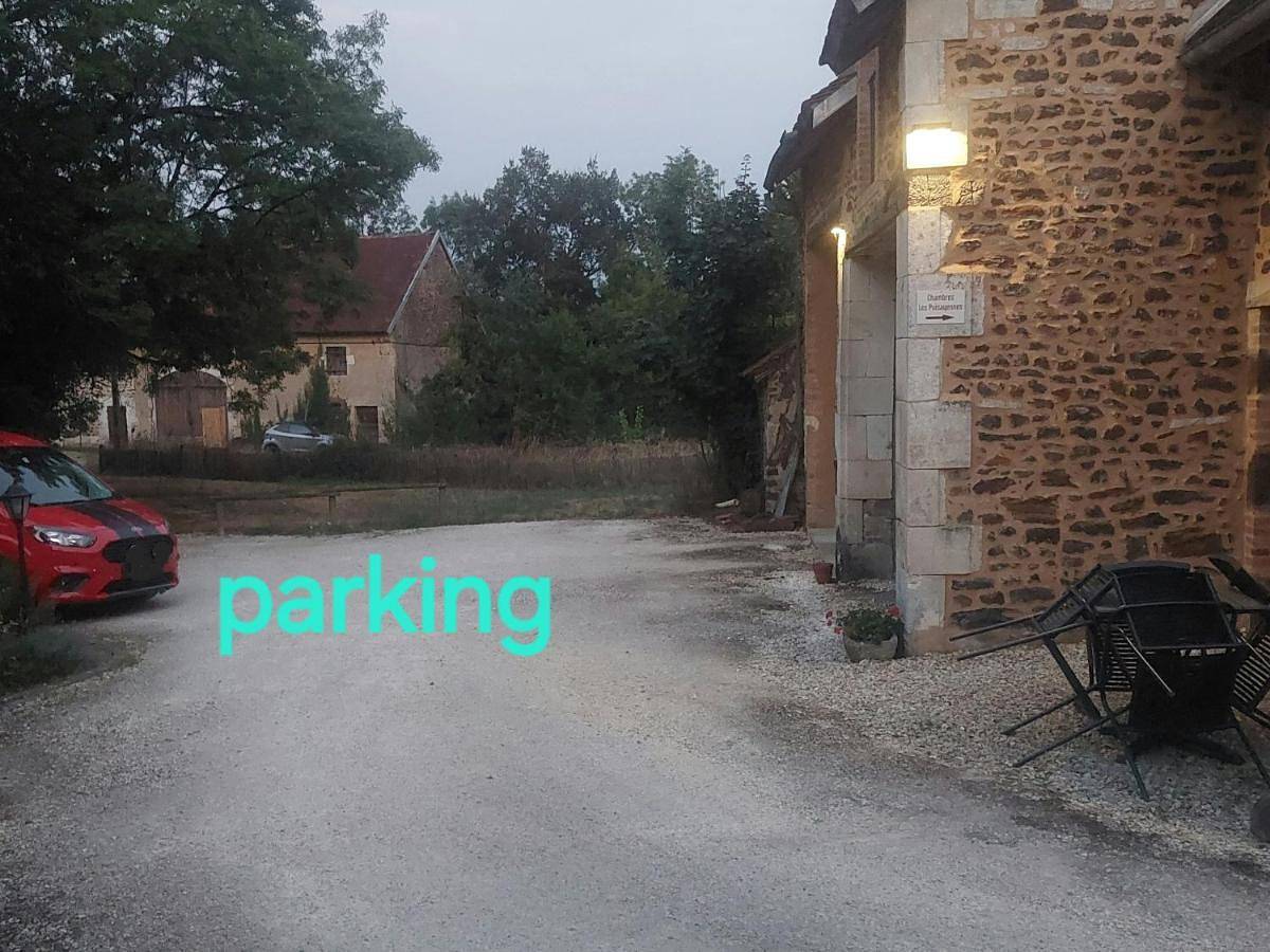 Les puisayennes in Treigny-Perreuse-Sainte-Colombe, Région d'Auxerre