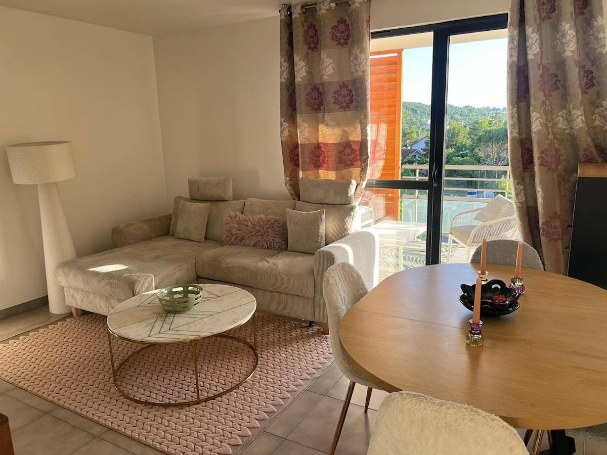 Appartement entier, Charming, quiet apartment with a view in Étrembières, Région de Saint-Julien-en-Genevois