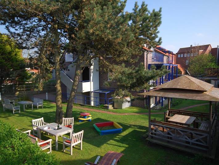 Filter.senior_travel.vacation_home für 6 Personen, mit Balkon und Garten auf Juist - 2