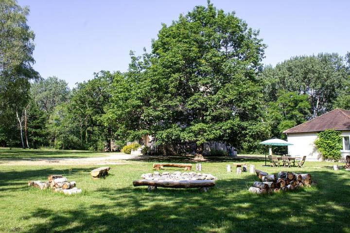 Maison d’hôte pour 2 personnes, avec jardin à La Ferté-Saint-Cyr