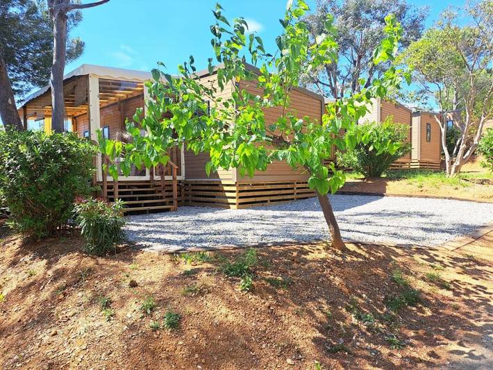 Camping pour 4 personnes, avec piscine et jardin, animaux acceptés à La Crau - 3