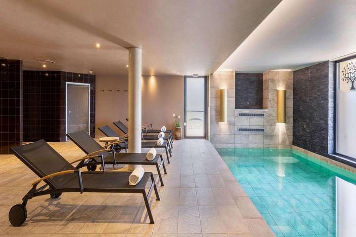Hôtel pour 2 personnes, avec piscine et jardin à Margny-lès-Compiègne