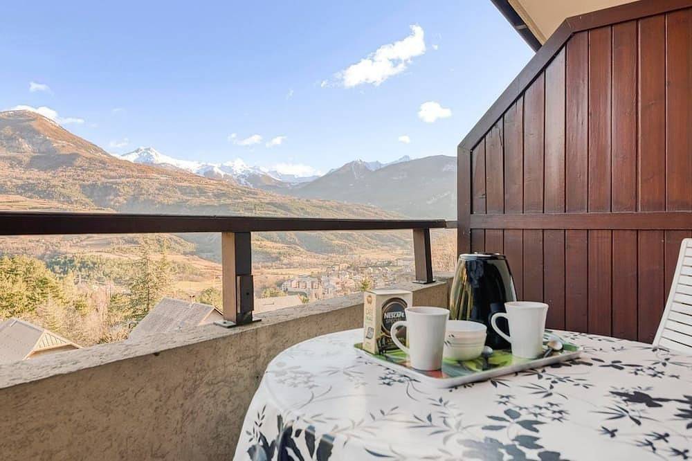 Ganze Wohnung, Mountain-view apartment sleeps 6 in Embrun, Nationalpark Écrins