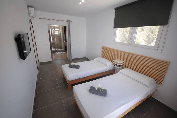 Moderne Villa mit privatem Pool, in der Nähe der Beach & San Antonio Bay in Cala de Bou, Sant Josep de sa Talaia