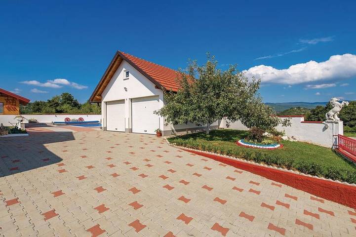 Stunning home in Gospic with sauna in Gospić, Condado de Lika-Senj