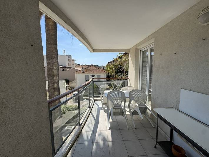 Gîte pour 6 personnes, avec terrasse dans Office De Tourisme Cavalaire - 3