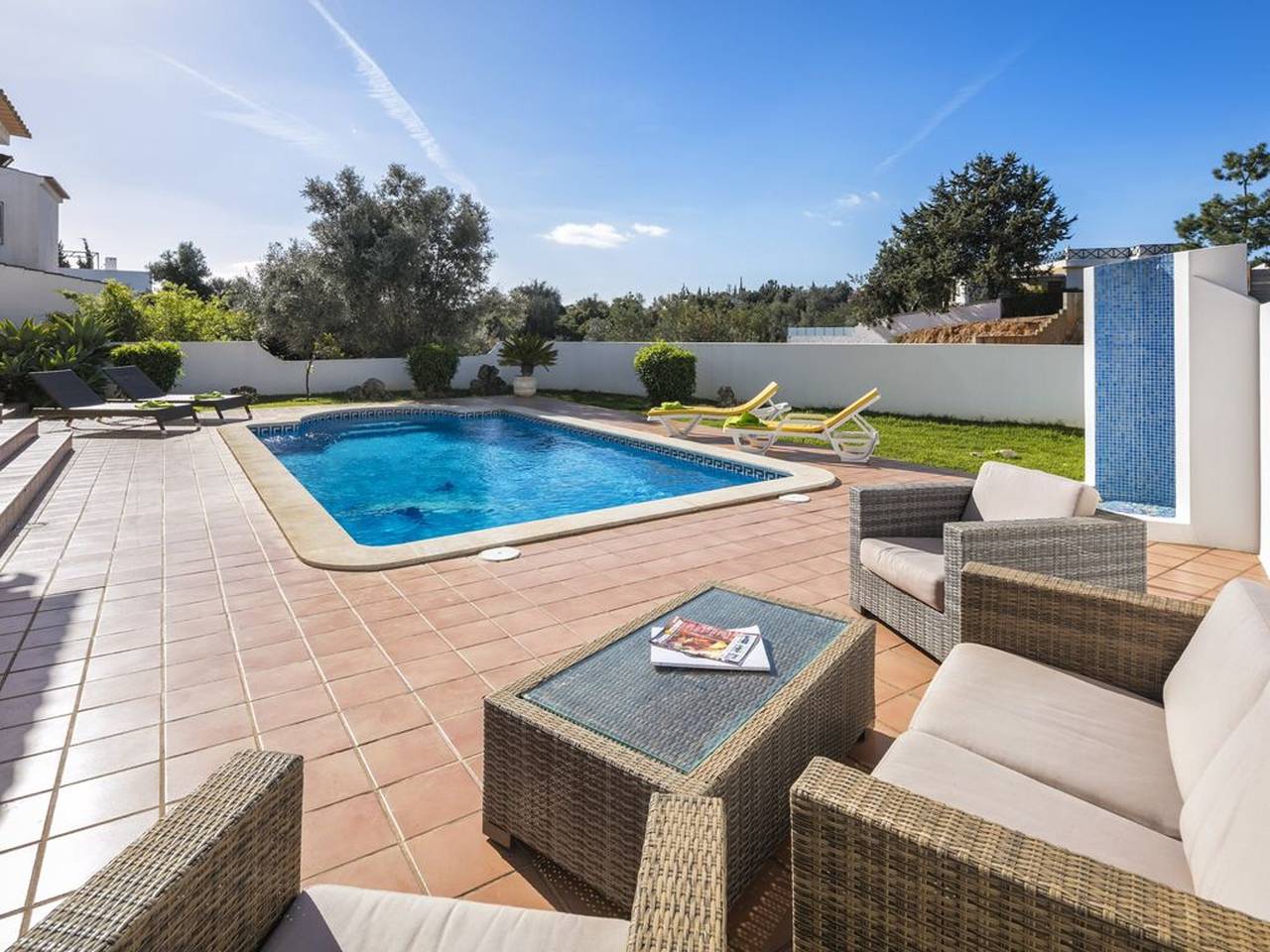 Villa für 6 Personen mit Balkon in Estômbar, Lagoa