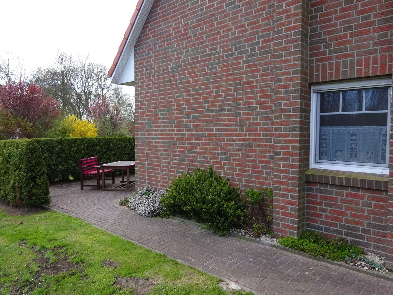Komfortable Doppelhaushälfte und großem Garten in Dornumergrode, Dornum