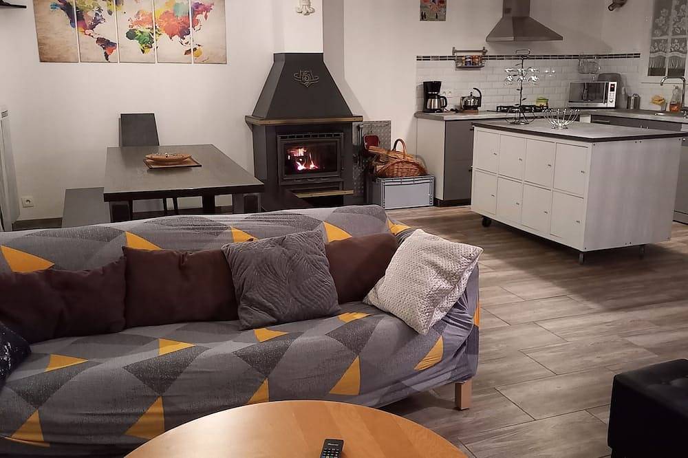 Casa con patio. Muchos sitios de escalada. París 60km. in Nanteau-sur-Essonne, Parc naturel régional du Gâtinais français