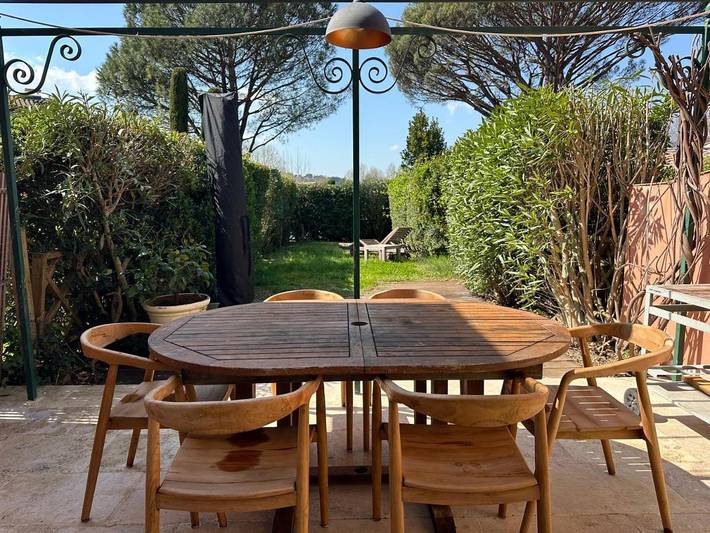 Location de vacances pour 4 personnes, avec piscine ainsi que jardin et terrasse à La Môle - 3