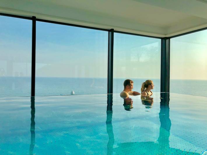 Apartamento de vacaciones para 4 personas, con jardín y piscina además de sauna y vistas - 1