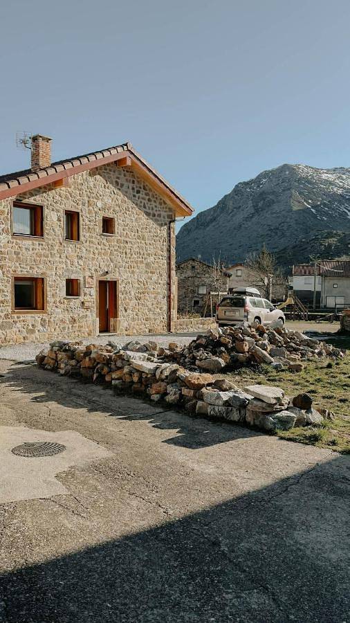 Casa rural para 8 personas, con jardín y vistas en Parque Regional de la Montaña de Riaño y Mampodre - 4