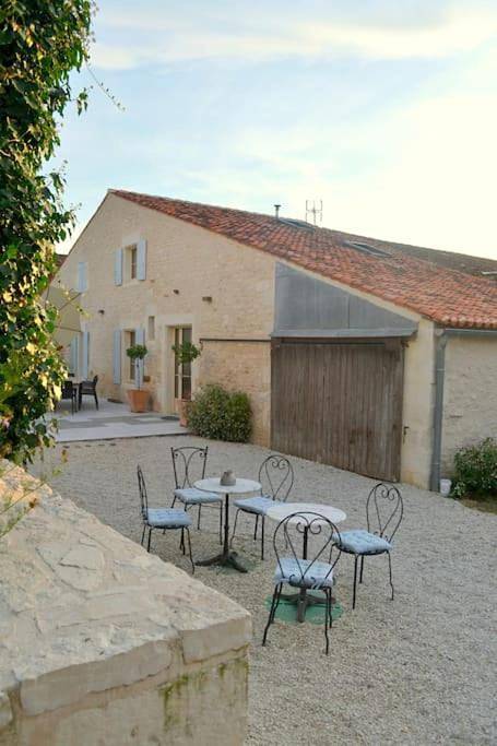 Three-Bedroom Villa in Cabariot, Région de Rochefort