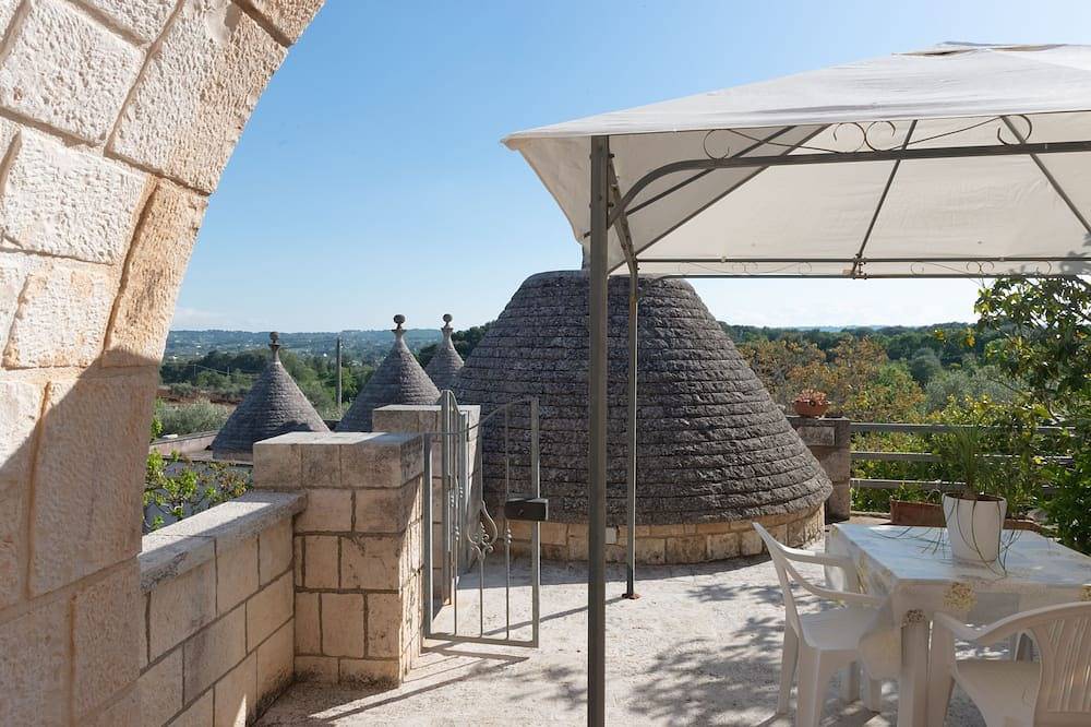 Magnolia Trullo with Ac in Carovigno, Salento