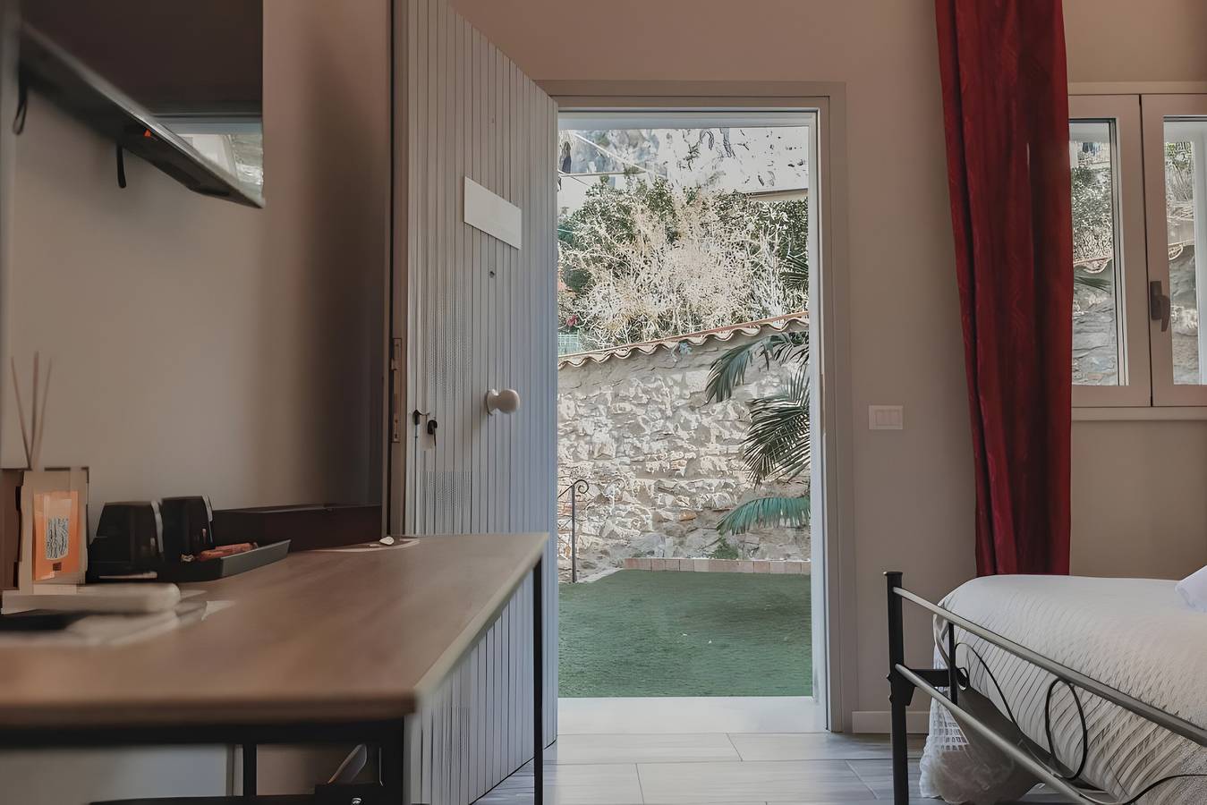 Habitación 'Golden Jasmine' con Wi-Fi y aire acondicionado in Cefalú, Cefalù (Municipio)