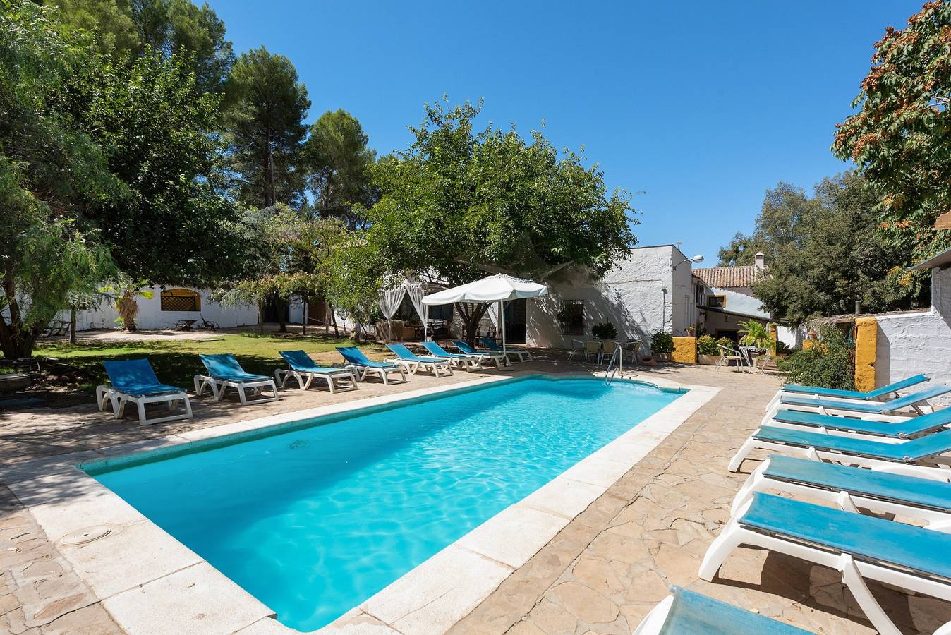 Maison de campagne 'Cortijo La Vega Archidona' avec vue sur la montagne, Wi-Fi et climatisation in Archidona, Province de Málaga