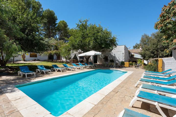 Casa rural para 38 personas, con Jardín en Archidona