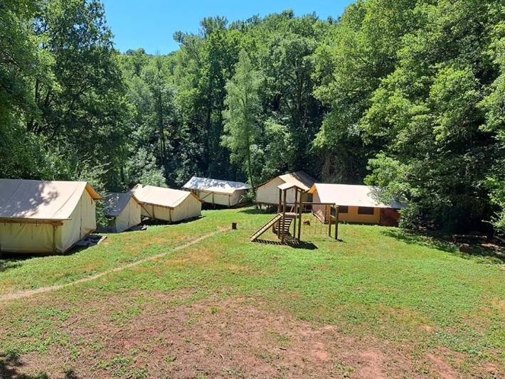 Tente pour 4 personnes, avec bassin pour enfant dans l' Aveyron - 2