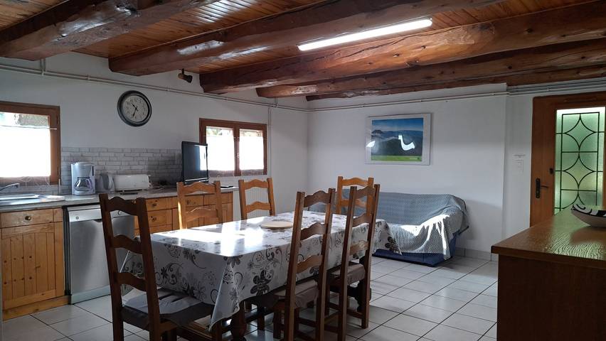 Gîte pour 6 personnes, avec jardin, animaux acceptés dans le Puy-de-Dôme - 4