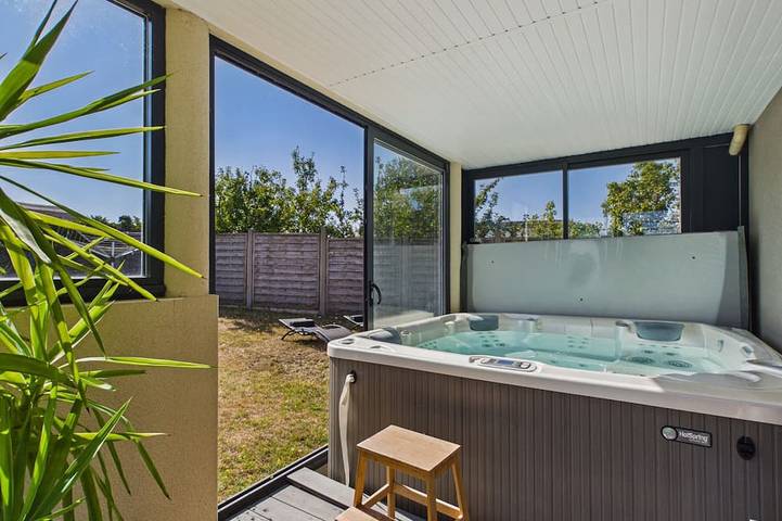 Location de vacances pour 4 personnes, avec Terrasse et Jardin dans Plage de Grève Blanche (Plouguerneau)