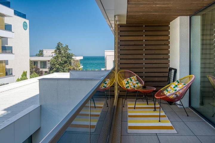 Ferienwohnung für 4 Personen, mit Ausblick und Pool sowie Garten - 1