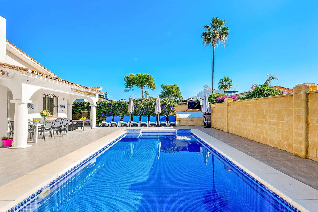 Villa voor 8 personen met terras in Saladillo Benamara, Estepona