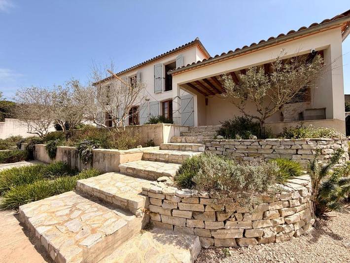 Location de vacances pour 8 personnes, avec jardin et piscine à Saint-Hippolyte-de-Montaigu - 2