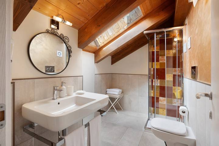 Room 'L'Oro Di Napoli' with Wi-Fi and Air Conditioning in Pianillo, Agerola
