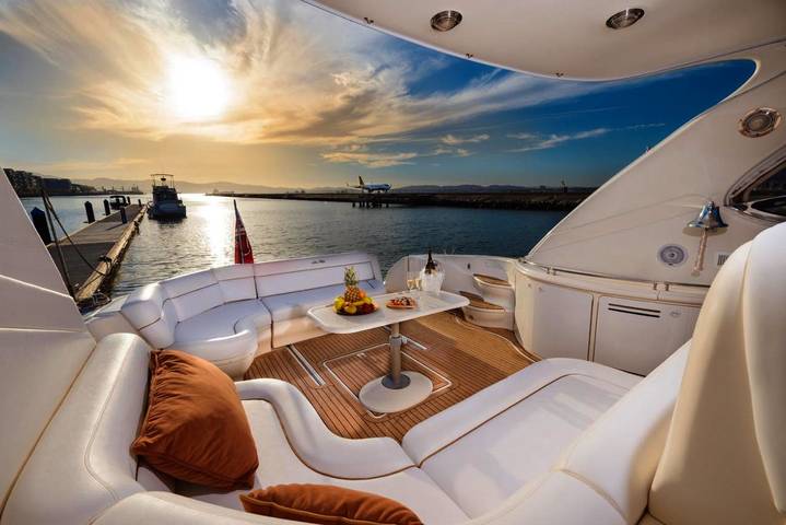 Bateau pour 5 personnes, avec vue et terrasse à Gibraltar