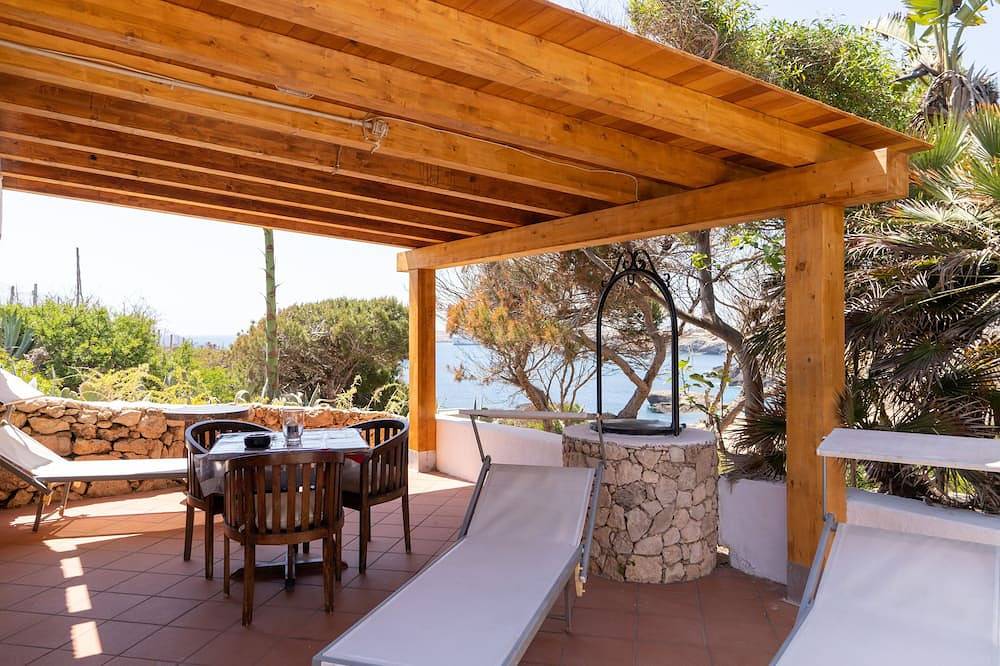 Dammuso detached cottage with sea view and garden in Lampedusa in Lampedusa e Linosa, Pelagie Islands